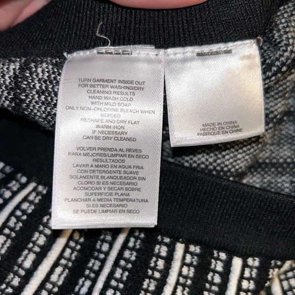 Anne Klein Skirt, SZ S the fabric is gorgeous! - Picture 5 of 9